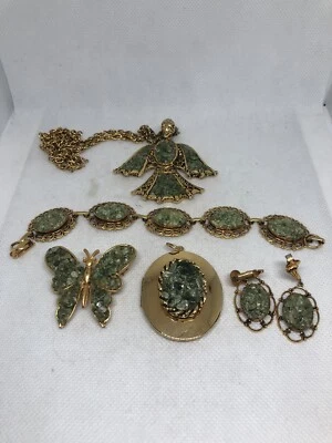 JUEGO DE 5 ARTÍCULOS DE PIEDRA DE VIDRIO JADE ASTILLADO DE COLECCIÓN: COLLAR/COLGANTE, MEDALLÓN, PENDIENTES Foto 1 de 4
