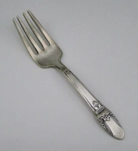 DE COLECCIÓN 1847 PLATA ROGERS BROS ""PRIMER AMOR"" PRIMERA HORQUILLA COLECCIONABLE BEBÉ - Imagen 1 de 6