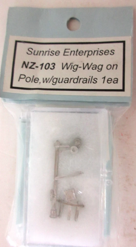 N SCALE SUNRISE ENTERPRISES NZ - 103 WIG-WAG ON POLE, w/ GARDRAILS 1EA - Image 1 of 2