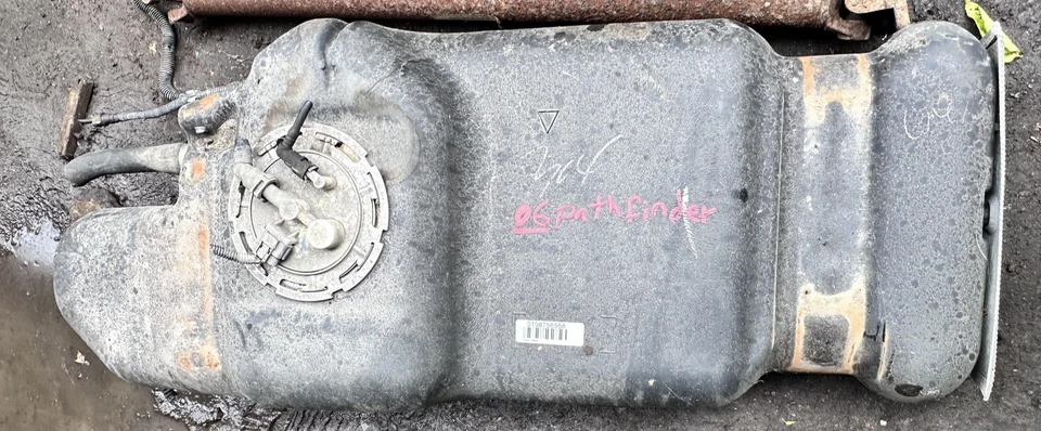 2005 Nissan Xterra Pathfinder Fuel Gas Tank 21 Gallon W/ Pump OEM GOOD Foto 1 de 4