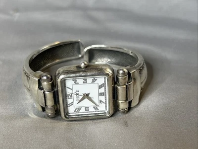 Reloj Chico's Damas Puño Tono Plateado CH-201 (No Probado) Foto 1 de 4