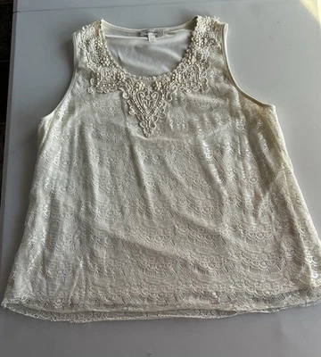 Camiseta Dressbarn feminina de renda tamanho 14-16 cor creme decote com miçangas - Imagem 1 de 4