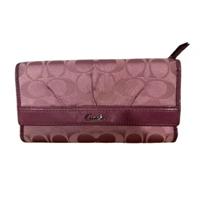 Coach Soho Pleated Lilac Jacquard Tri-fold Wallet EUC - Picture 1 of 9