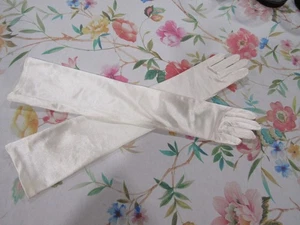 Vintage Lacrasia elfenbeinweiß Stretch Nylon 21" Opernhandschuhe-ohne Knöpfe--Größe 8 - Bild 1 von 6