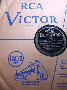 1941 GLENN MILLER ORCHESTRA Moonlight Cocktail / HAPPY IN LOVE MUSICAL Bluebird - Picture 1 of 4