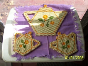 DOILIES CON CUENTAS DE MADERA - ALMOHADILLAS DE MESA - BAMBÚ E HILO 3 PIEZAS. - Imagen 1 de 2