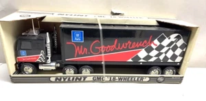 Vintage NYLINT GMC 18-Wheeler w/ box Mr Goodwrench Big Rig MIB - Picture 1 of 2