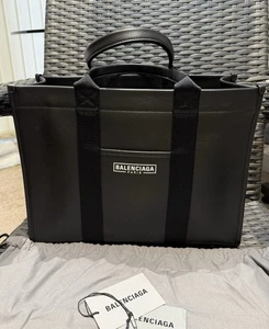Balenciaga Black Leather Tote Medium New - Picture 1 of 9