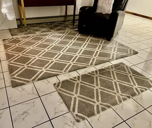 DIAMOND GEOMETRIC CARPET SET/AREA RUG/RUNNER/MAT SET/SMOKE & PET FREE HOME - Picture 1 of 9