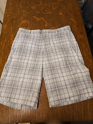 Pantalones Cortos de Golf NIKE Golf Dri-Fit Mezcla de Poli Frente Plano Gris/Blanco a Cuadros Talla 34 Foto 1 de 4