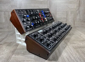 Basic Stand for Behringer Model D / PRO 1 / Neutron / K2 / WASP / CAT --- WHITE - Picture 1 of 10