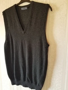 Langer tiefgrauer ärmelloser Herrenpullover aus Lammwolle von Woolovers Größe: M / 40" - Bild 1 von 3