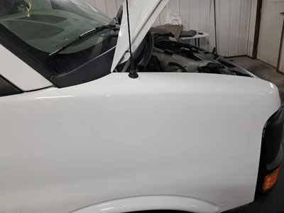 Guardabarros delantero derecho usado se adapta a: camioneta Chevrolet Express 2500 2015 grado delantero derecho Foto 1 de 4