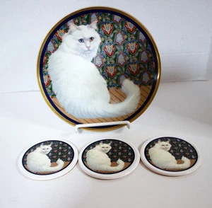 White Persian Cat Looking Back Over Shoulder Plate 8" & 3 Coasters 3.25" VG COND - Picture 1 of 7
