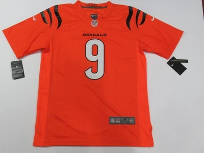 Jersey naranja Joe Burrow #9 Cincinnati Bengals para hombre sobre el campo Foto 1 de 3