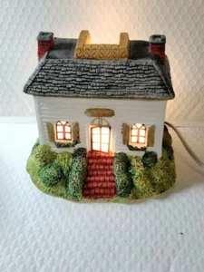 Colonial Village Light Up House General Housewares Corp - Picture 1 of 5