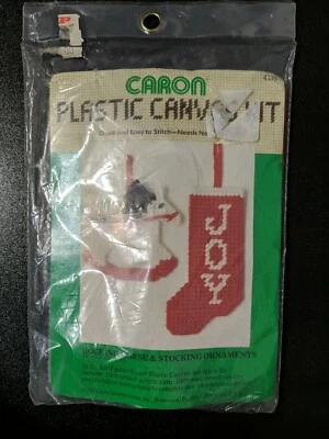 Caron пластиковый холст набор - качающаяся лошадь и чулки украшения - винтажный 1983 - Изображение 1 из 4