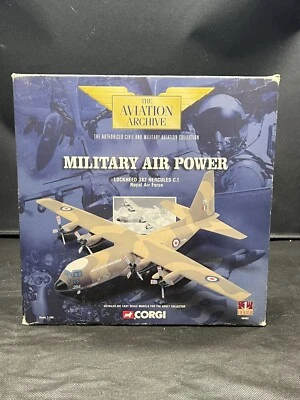Corgi 1999 Military Air Power Lockheed 382 Hercules C.1 Royal Air Force 1:144 - Image 1 of 3