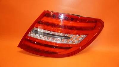 MERCEDES BENZ C250 LUZ TRASERA PASAJERO DERECHO 2012 2013 2014 A2048204164 OEM Foto 1 de 4