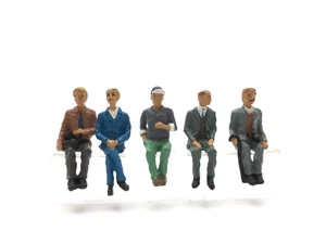 Hubner 5005 Maßstab 1 5er Pack sitzende Herren - Bild 1 von 2
