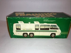 Furgoneta de entrenamiento Hess 1978 vintage cámper juguete caja original - Imagen 1 de 5