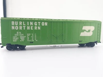 *READ* Tyco HO Scale Burlington Northern Box Car BN 100024 Model Train - Image 1 of 4