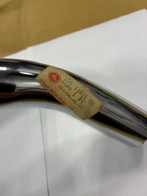 Tubo de escape izquierdo genuino OEM 156-14611-00 NUEVO DE STOCK Yamaha YDS2 YDS3 YM1S Foto 1 de 4