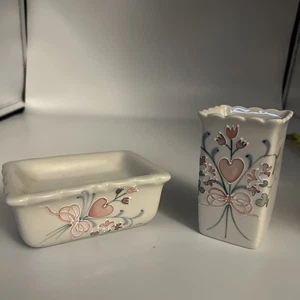 Badezimmer Set Seifenschale Rosa & Lila Blumen & Herz EUC - Bild 1 von 13