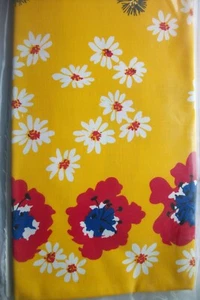 Border Print Material Make Apron, Mitt and Dish Towel Poppies Cut N Sew Vintage - Picture 1 of 9