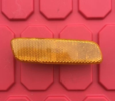 2001 - 2005 年雷克萨斯 IS300 2jz 侧标记转向灯右前丰田 8173130110 — 第 1/2 张图片