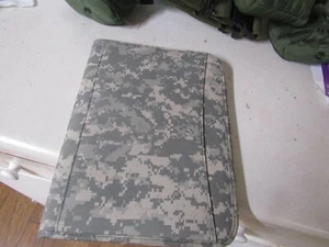 GENUINE MILITARY ISSUE DELUXE ZIPPERED PADFOLIO ACU HOLDS 8 X 10 PAPER - Picture 1 of 3