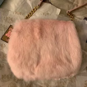 VINTAGE Y2K JUICY COUTURE BABY PINK RABBITS FUR CROSSBODY BAG NEW PARIS HILTON - Picture 1 of 17