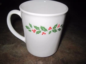 CORELLE ~ 'WINTER HOLLY ~ WHITE VEINS ~ SET OF(4) 3¾" MUGS ~ EUC - Picture 1 of 3