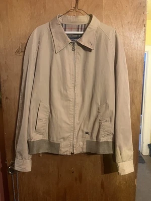 Chaqueta con cremallera beige Burberry talla grande para hombre Foto 1 de 4