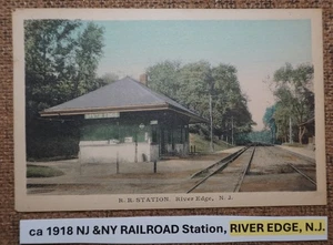 ca 1918 NJ &NY RAILROAD Station, RIVER EDGE, N.J. POSTCARD LITHO COLOR FRANCE WB - Picture 1 of 2