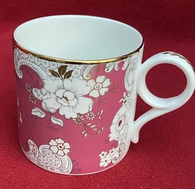 TAZA WEDGWOOD WONDERLUST GAMA DISEÑO 'ROSA ROCOCÓ' 0,35 L PORCELANA DE HUESO EN MUY BUENA CONDICIÓN Foto 1 de 4