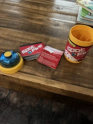 Spinmaster Spot Juego de Cinco Cartas AKA Halli Galli Game Night Foto 1 de 4