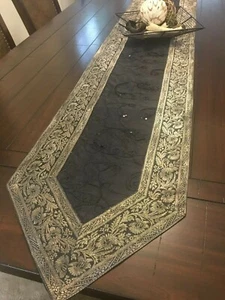 Runner da tavolo nero, finitura antica, bordo argento, seta, 80 pollici, paisley - Foto 1 di 8
