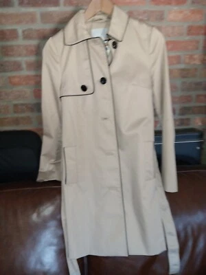 Impermeable para mujer H&M Trench talla 4 beige forrado con cinturón Foto 1 de 4