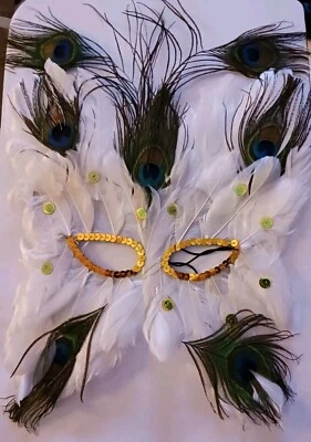 🎉Mysterious Masquerade Ball Mardi Gras Mask Beautiful Sequins & Feathers B - Image 1 of 4