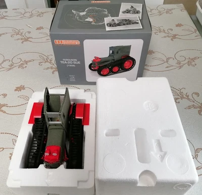 Modellino Trattore  Universal Hobbies Ferguson TEA-20 "SUE" 1:16 - Immagine 1 di 4