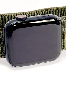 Apple Watch SE (2nd Generation) 44mm Aluminum Case with green Band - For Parts - Photo 1 sur 6