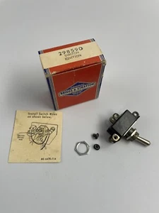 NOS Briggs & Stratton OEM 298590 Ignition Switch - Picture 1 of 3