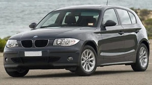 BMW 1 Series 120i E87 wrecking parts - 1 bulb (engine gearbox trans door bar) - Picture 1 of 1