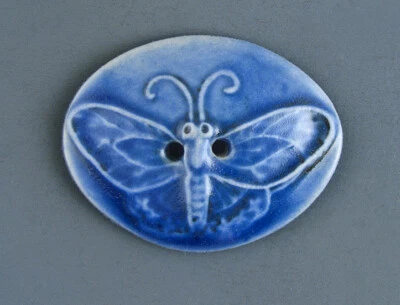 HANDCRAFED PORCELAIN BUTTON - BUTTERFLY - Image 1 of 2