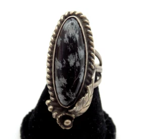 Anello lungo vintage vecchio nativo americano fiocco di neve ossidiana misura 6 corda foglia - Foto 1 di 7