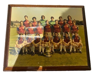 WEST HAM UNITED - 1980 FA CUP WINNING SQUAD PRINT ON SOLID MAHOGANY - Bild 1 von 4