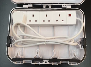 Weatherproof / Waterproof IP64 Outdoor Enclosure with 4 Gang 2m Extension Lead - Picture 1 of 4