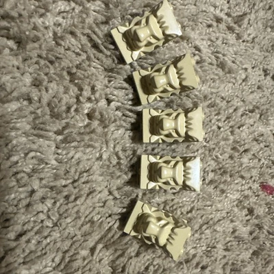 Lego 5 Beige Ladrillo Modificado 2x3x3 con Recorte y Piezas Cabeza de León Foto 1 de 2