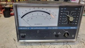 AC Millivoltmeter PM 2454E    2 Hz - 12 MHz   PHILIPS - Imagen 1 de 5
